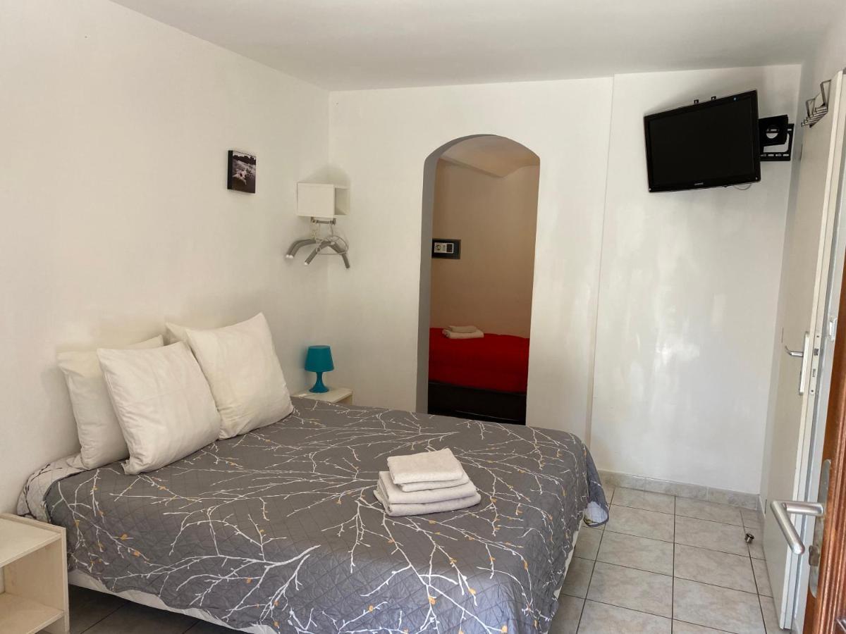 Logis La Chaumière 2*