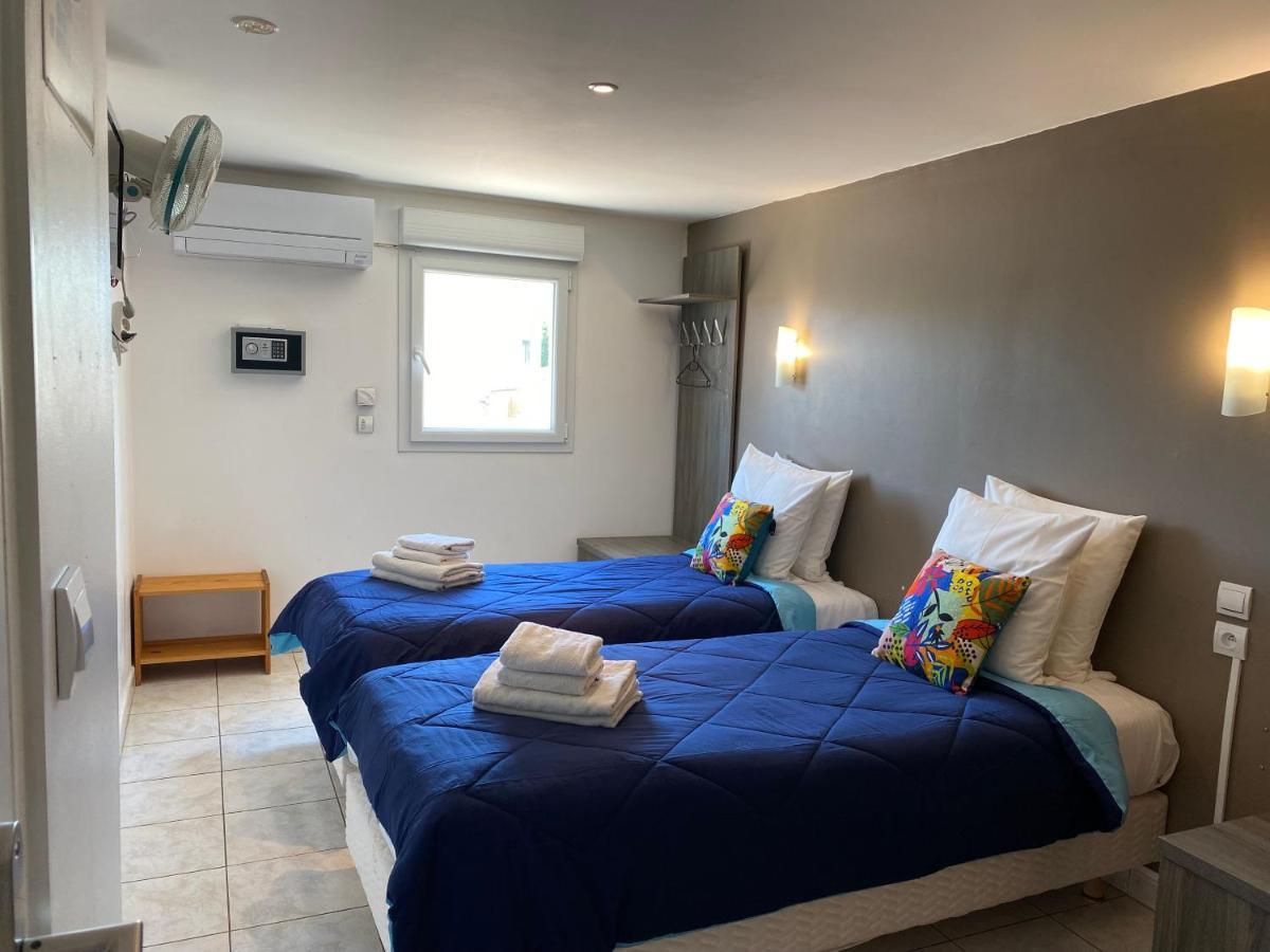 Logis La Chaumière Hotel 2*