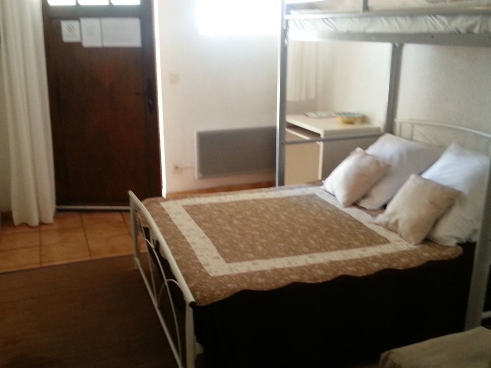 Logis La Chaumière 2*