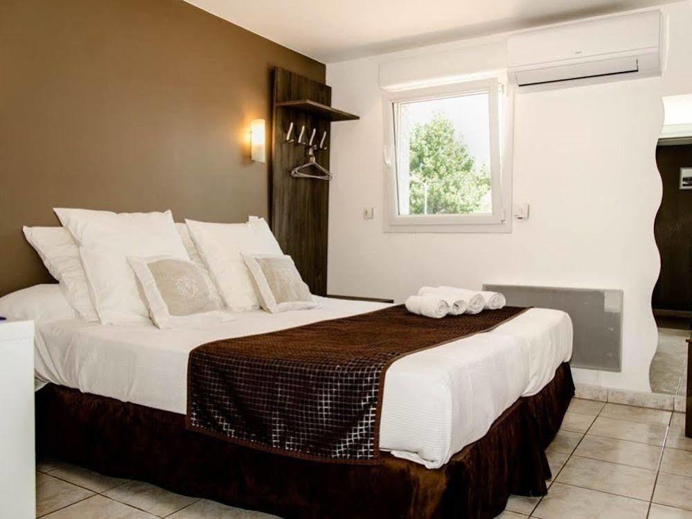 Hotel Logis La Chaumière 2*