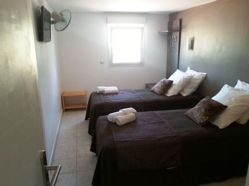 Logis La Chaumière Hotel 2*